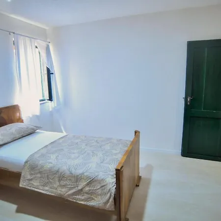 Old House 1 * Glavice