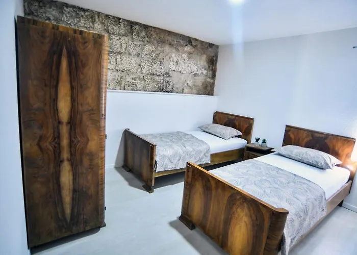 アパート Old House 1 *